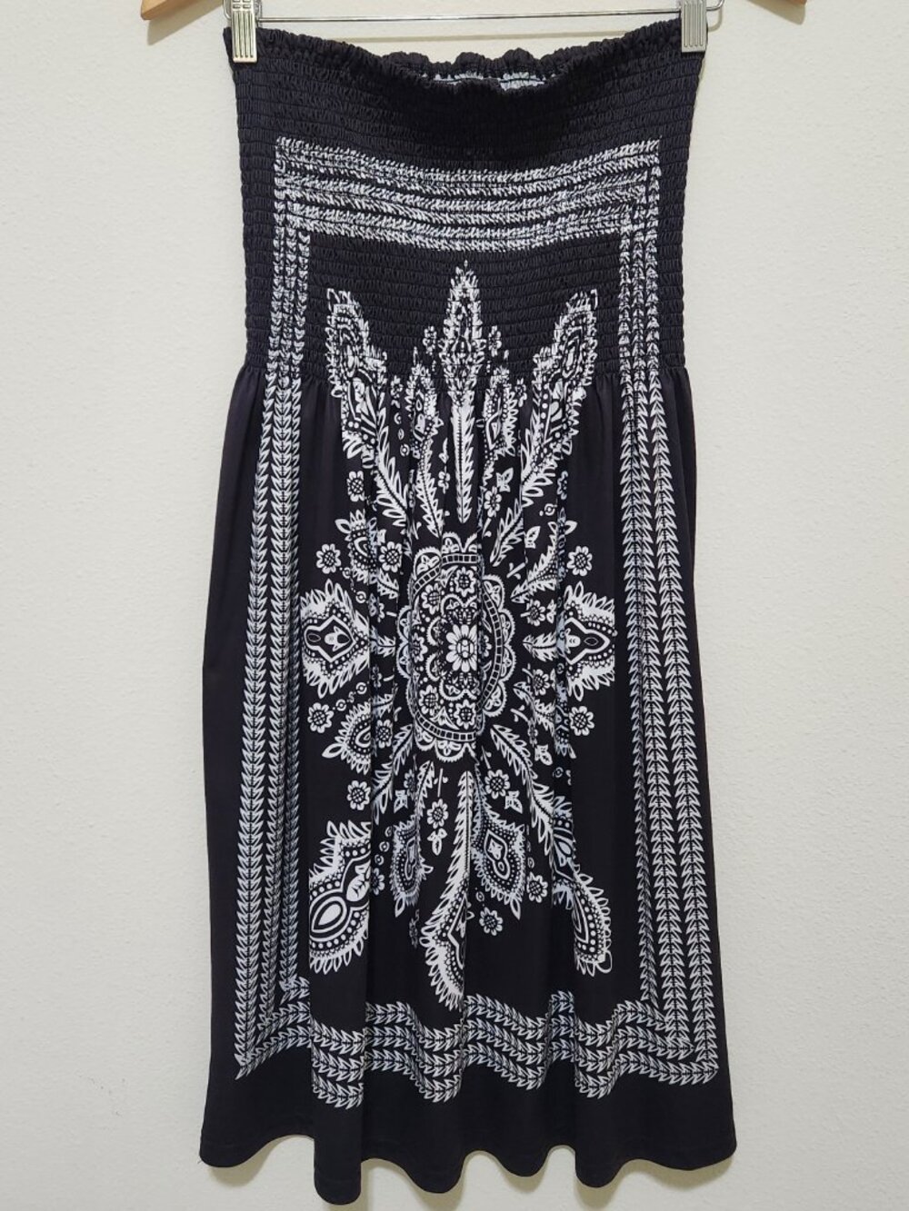 Venus Women’s Boho Strapless Black White Smocked Tube Top Maxi Dress Size 1X - Picture 4 of 10